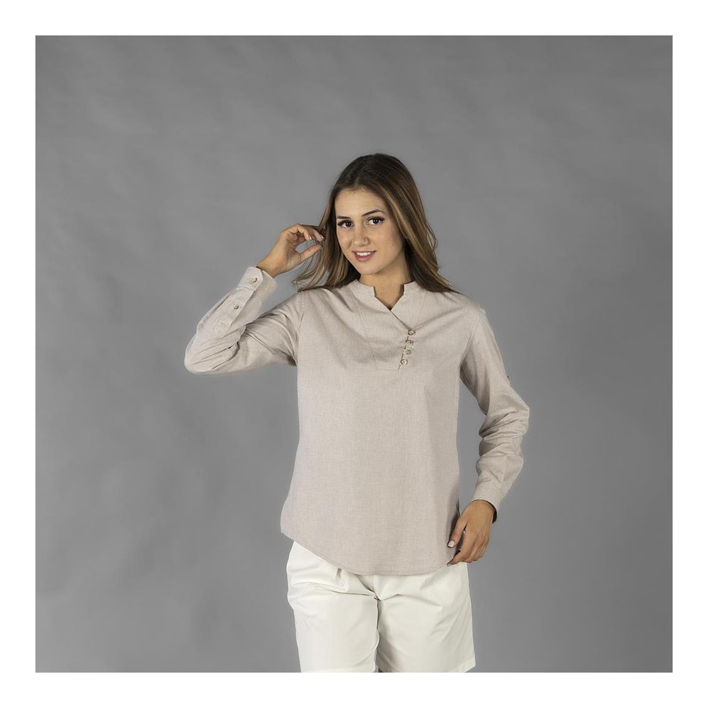 Camisa laboral elegante de mujer con cuello mao y manga larga beige