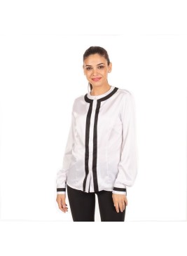 Blusa de camarera entallada